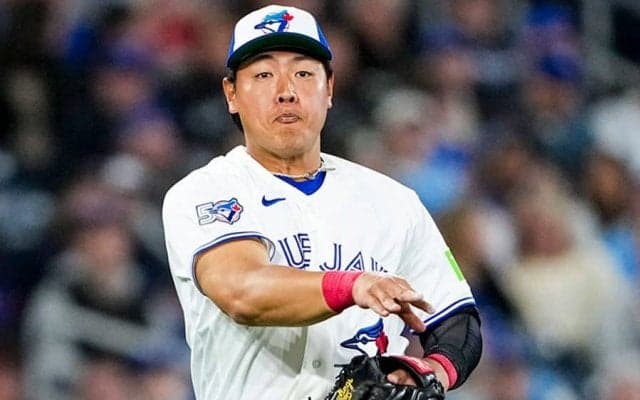 岡本和真の美技に米記者も仰天「最高」　早くも覆す「平均以下」の評価