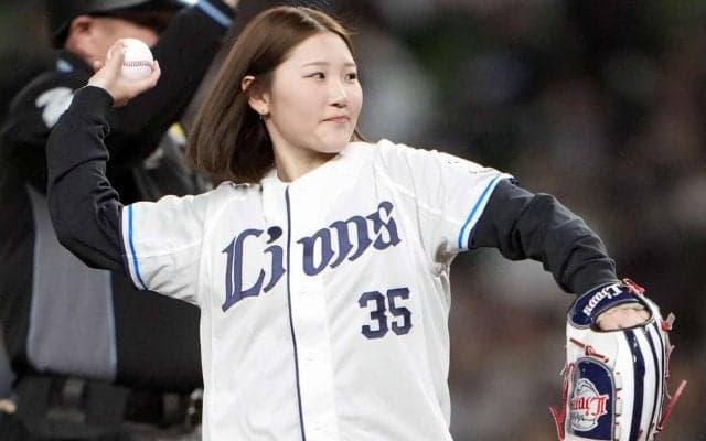 【西武】五輪スノボ銅メダリストの小野光希が始球式「もうちょっと飛ばしたかった」