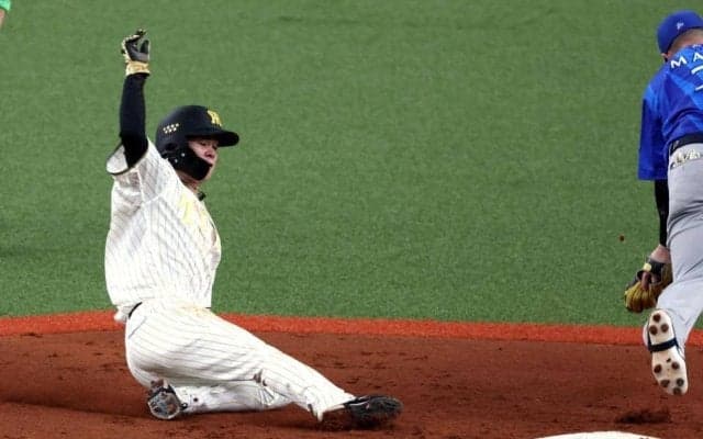 阪神　中野が通算１００盗塁を達成　五回に二盗に成功　プロ１年目の２１年に盗塁王