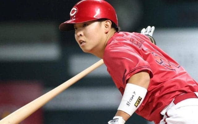 広島　ドラ１・平川がフェンスに激突で負傷交代　自力でベンチに下がるも…一時起き上がれず