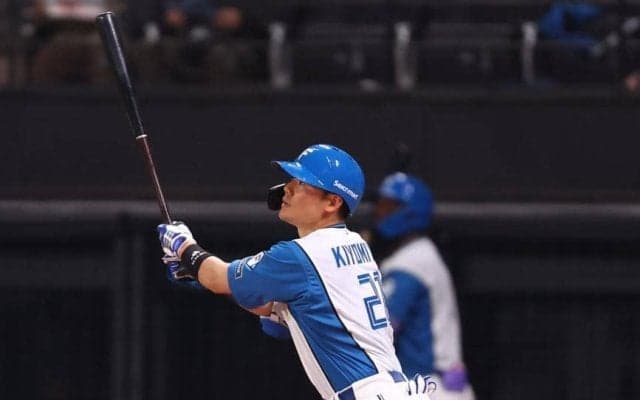 「危うく最悪の景色に…」大快挙直前に痛恨エラー　日本ハム・清宮幸太郎が頭を抱えて喜ぶ　九回２死一塁守備で顔面蒼白　お立ち台で爆笑誘う　新庄監督もイジる「わざとじゃないの？」