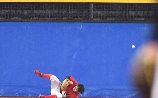 広島・新井監督　負傷交代の平川について「右肩と背中。ちょっと当たったところが痛いということだったから」と説明　次戦は「あしたの朝チェックしてみて」