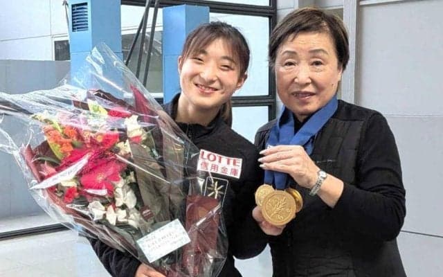 坂本花織「中野先生のように世界目指す選手育てたい」　帰国便では機内食を満喫「解放感しかない」