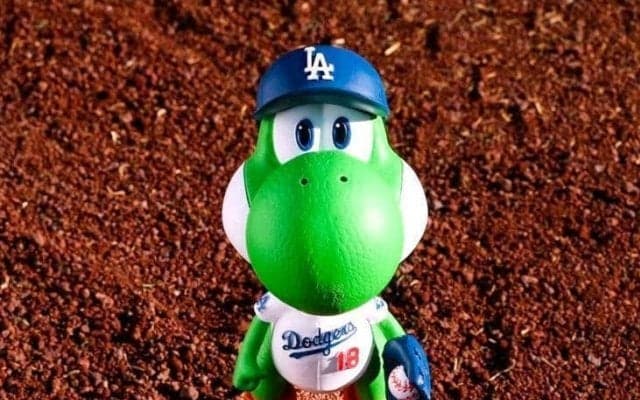 山本由伸ボブルヘッドが大人気！試合開始５時間前から球場に長蛇の列　米メディアも速報「本当にヨシのボブルヘッドがほしい！」