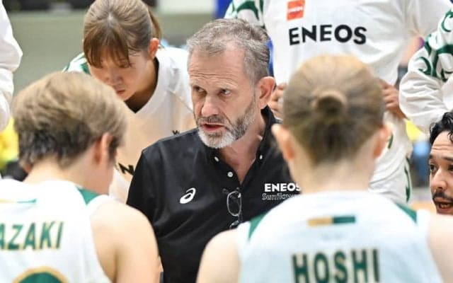 ENEOSがティム・ルイスHCとの契約終了を発表…指揮3季目の今季は皇后杯とユナイテッドカップの2冠達成