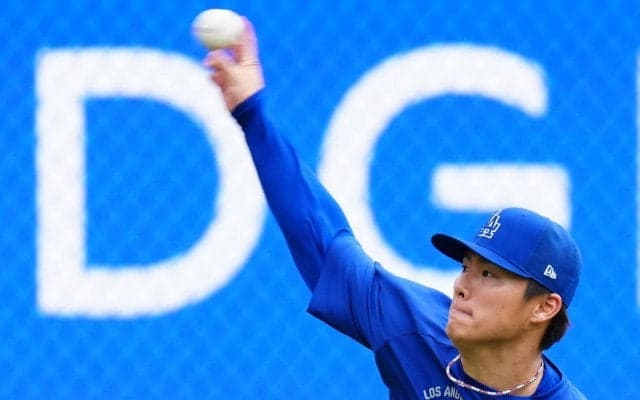 「何かの儀式かな？」ドジャース公式SNSが山本由伸＆ヨッシーの“交流”する様子を公開