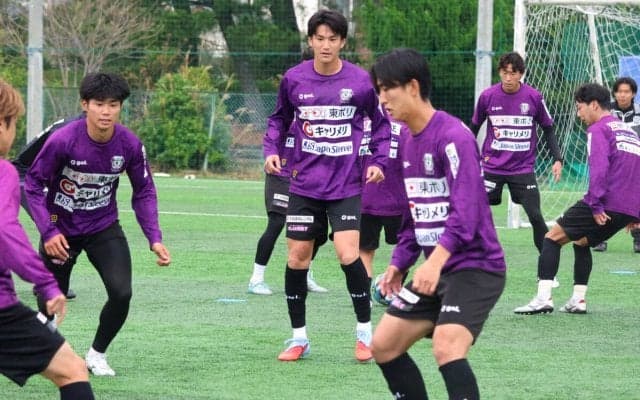 【Ｊ２藤枝】水戸から期限付き移籍の万能型ストライカーが合流　久保征一郎「とにかく声が大きくてすごい（笑）」槙野監督に覚醒誓う