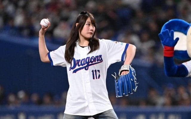 【中日】スノボ金メダル村瀬心椛が始球式「オリンピックより緊張」投球練習は同じ岐阜出身の根尾と