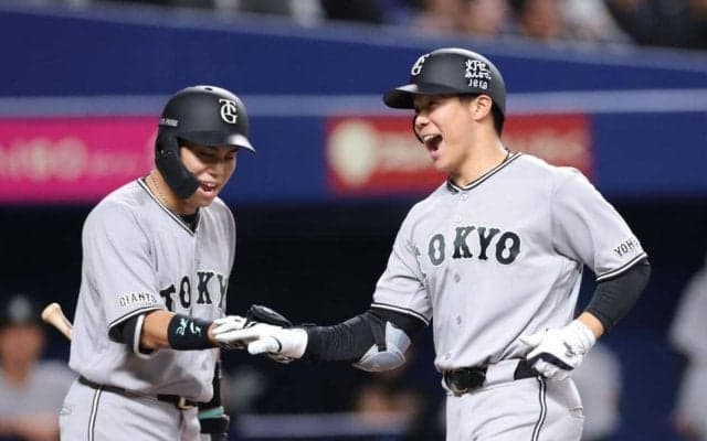 「謎の全力疾走好き」　巨人・佐々木が右中間へ大きなプロ１号ソロ　スピード緩めずダイヤモンド一周にＳＮＳ沸く