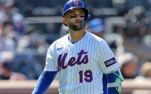 岡本和真は「ビシェットより上だ」　新天地で打率.091…古巣ファンも“拒絶”「大丈夫ですよ」