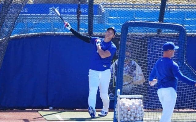 大谷翔平、異例の屋外フリー打撃実施　特大140m弾含む柵越え10発に敵選手も驚き「ワオ」