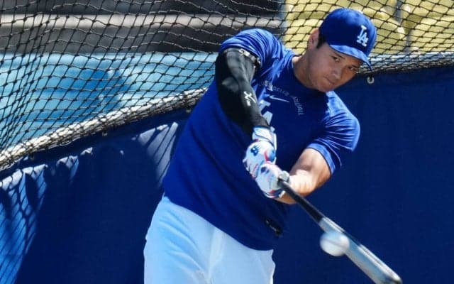 大谷翔平が珍しく屋外で打撃練習　柵越え10本、敵のガーディアンズ選手も目が釘付け
