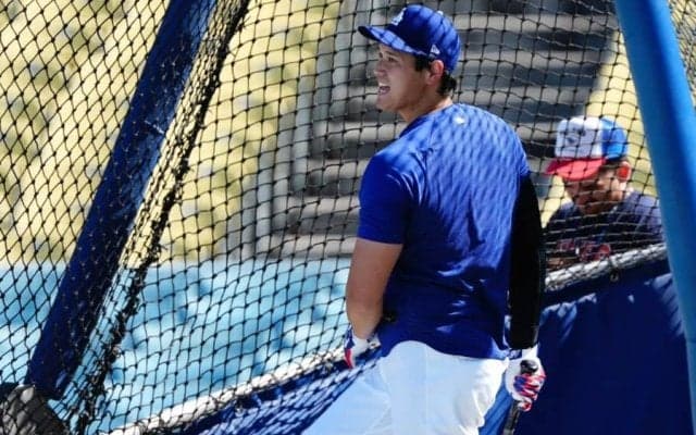 大谷翔平に敵主砲“抗議”「ショー、やめてくれよ！」　ズラリ見学も…ファウル強襲でヤジ