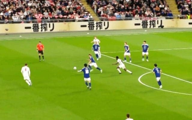 「積んでるエンジンが違う」佐野海舟、4m後方から“爆速ダッシュ”で神回収！「カンテいるわ」イングランド封殺で騒然