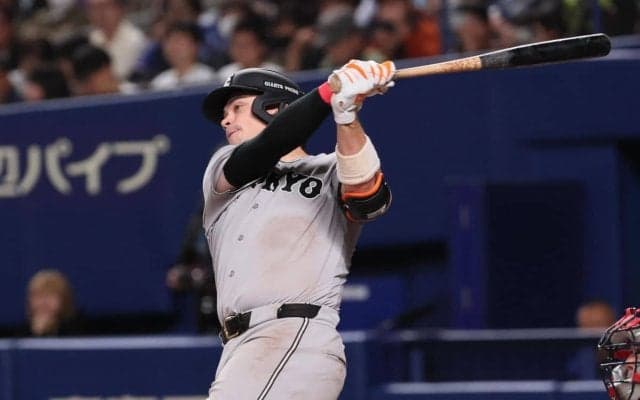 「流れるボール、落ちるボールに対してはバットが止まる」岡本の穴は埋まったか　巨人新4番ダルベックへ球界OBの考察「非常に冷静」「20本以上はいく」