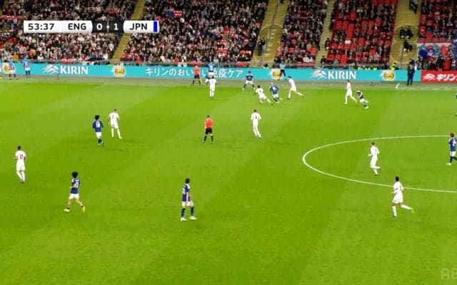 「アジアのバルサだ」日本代表、7人連動の“極上ティキタカ”に海外ファン驚愕！イングランド翻弄に「まるでクラブチーム」「すべての国が羨む」