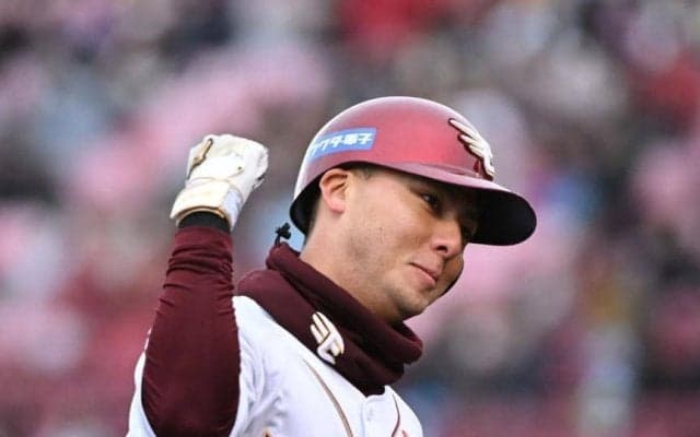 楽天・村林が勝ち越し１号ソロ　サイクルヒットに王手