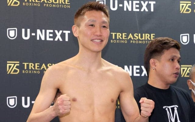 【ボクシング】元世界王者・小国以載が計量クリア　タパレスの３０グラムオーバーを度量の広さで了承