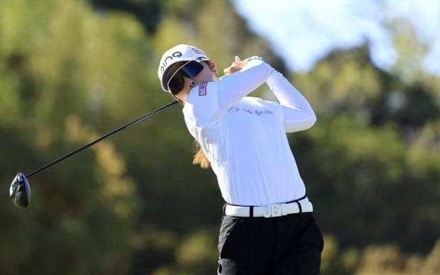 「やめられなくなって」体調不良の佐久間朱莉が首位発進 ルーキー伊藤愛華も並走