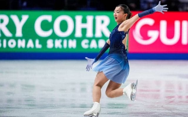 「さすが期待を裏切らない」坂本花織、ブルーのドレスで“謎ダンス”披露　ISUが映像公開「世界はすでにKAORIロス」と別れを惜しむ