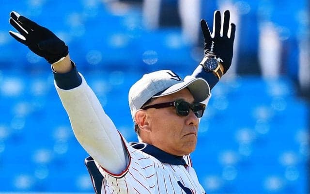 【ヤクルト】池山監督、さだまさしからの「あ、さだ飴」で声出しと興奮でかすれた声をケア