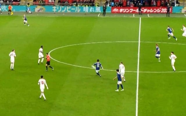 鎌田大地が「ピルロみたい」華麗な“30mフィード”に騒然！イングランドを切り裂き「ほんとイーフト」「魔法の右足」の声