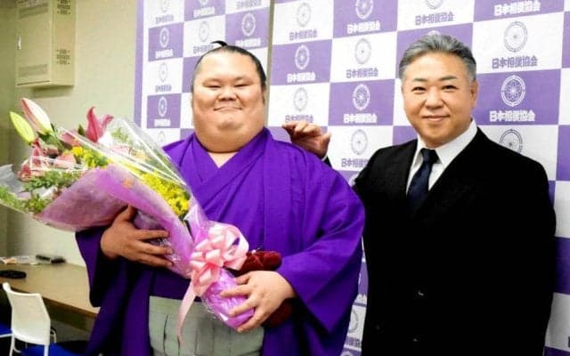 千代丸が引退会見　「寝顔かわいい」ＳＮＳ注目「恥ずかしかったけれどうれしかった」　今後は若者頭に