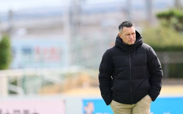 昨季の雪辱よりもまずは“広島ダービー”へのフォーカス。互いを信頼し合う二人のコーチ