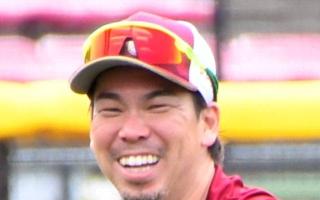 【楽天】前田健太「朝ご飯食べようと準備してたら…」愛犬ルビーとのほっこり写真を公開