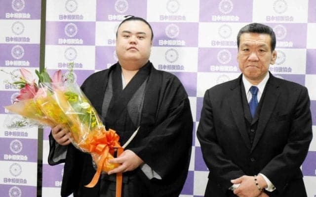 引退会見の英乃海、弟の翔猿にエール「少しでも長く現役を」１場所での再十両を逃して決断　今後は不動産業に転身