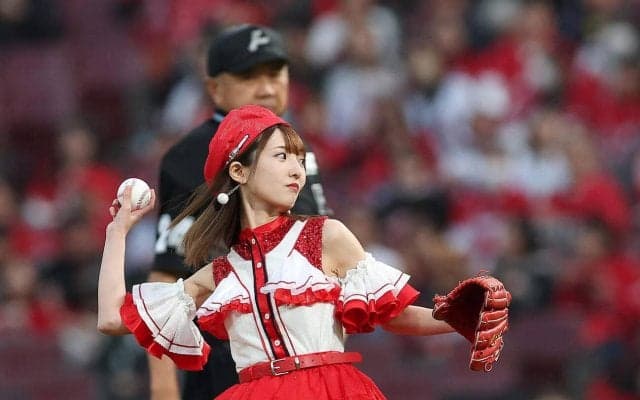 【広島】元SKE藤本冬香、28歳誕生日に始球式　捕手を越える大遠投に「気持ちの昂ぶりが…」