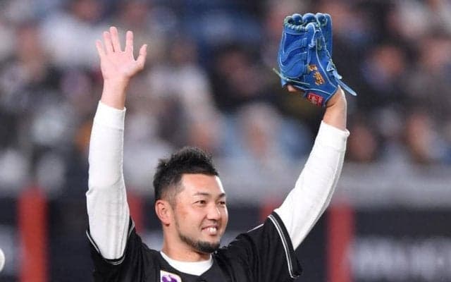 ロッテ　ＯＢの内竜也氏が始球式　９５キロストライク投球　“内コール”に「胸が熱くなりました」