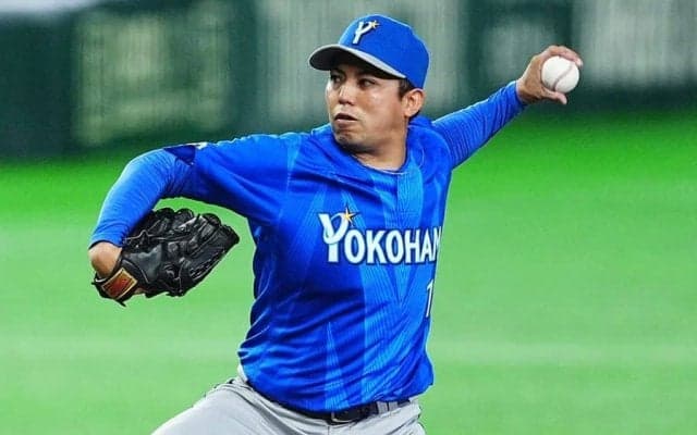 DeNA東克樹はなぜ打席直後に交代した？　相川監督が説明「単純に僕が迷った」
