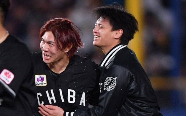 ロッテ　赤髪藤原が逆転サヨナラ打「初めてだったんでどうしていいかわからなかった」好投の毛利に刺激「これは打たないと」