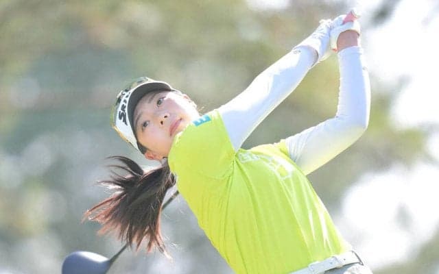 菅楓華　「唐揚げ断ち」でアゲアゲ　１３位から単独首位浮上…今季２勝目で年少３位生涯獲得賞金２億円突破へ