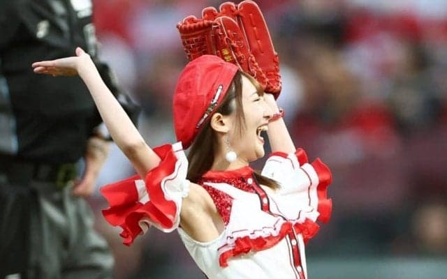 元アイドルが広島に降臨「ミニスカートが最高」　可憐なペコリから“大暴投”に虜「かわゆい！」