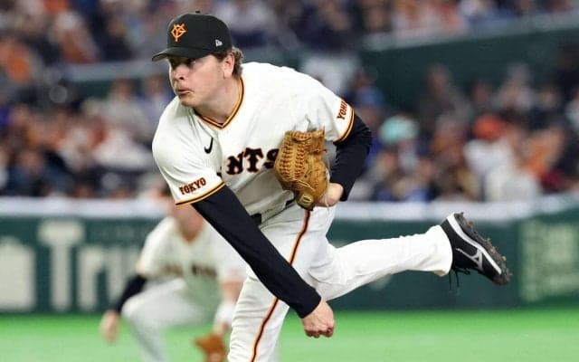 【巨人】ハワードにアクシデント…送球動作の際に左膝から崩れ落ち、そのまま降板