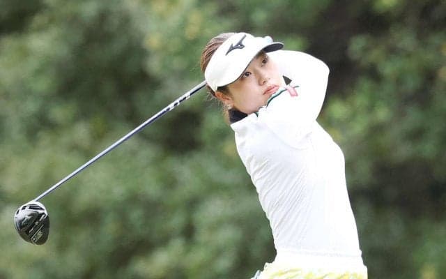 荒木優奈と仲村果乃が通算７アンダーで首位に並ぶ　仲宗根澄香が１打差３位で最終日へ