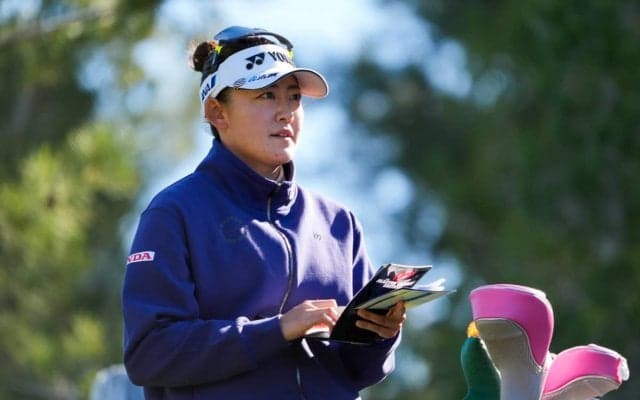 強風の難コンディションも岩井ツインズはともに「71」