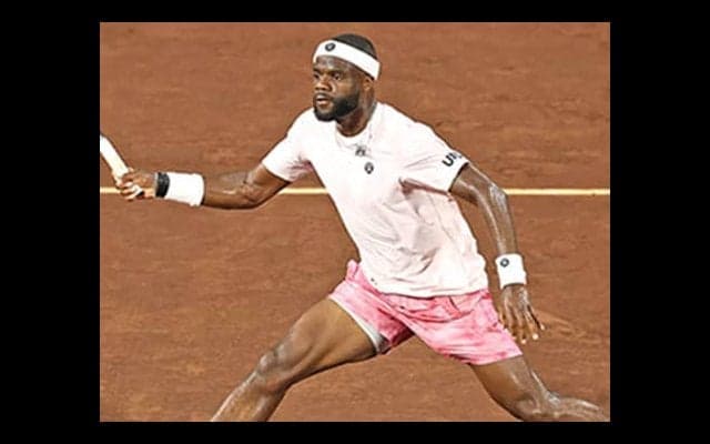  マッチポイント凌ぎ4年連続4強 