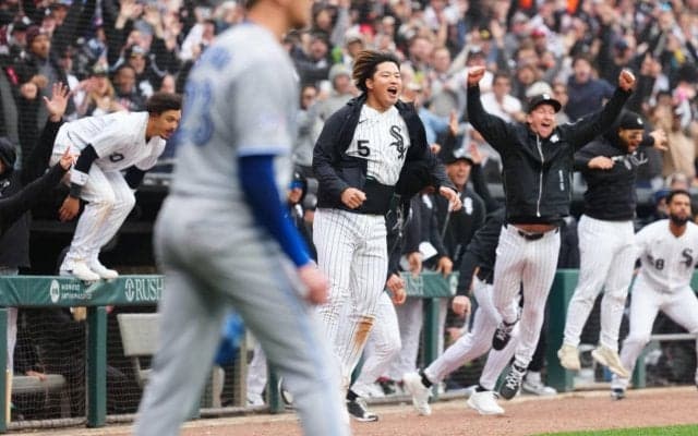 「あいさつは大事なので」Ｗソックス村上宗隆、Ｂジェイズ岡本和真に帽子取って深々お辞儀