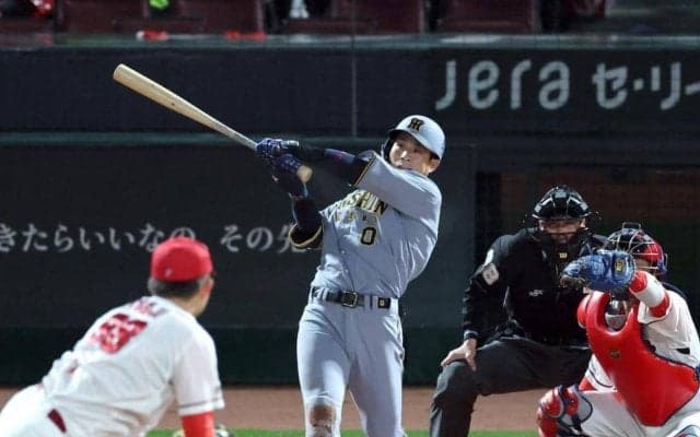 広島が悪夢の逆転負け　昨年から続く阪神戦の連敗が８に伸びる　森浦が九回３点リード守れず　佐々木プロ初本塁打も空砲に　小園はベンチで呆然