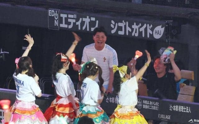 超ときめき♡宣伝部　「清宮フレンズ」と久々再会で笑顔のショット「セレモニアルピッチもファイターズもライブも超最強な１日」