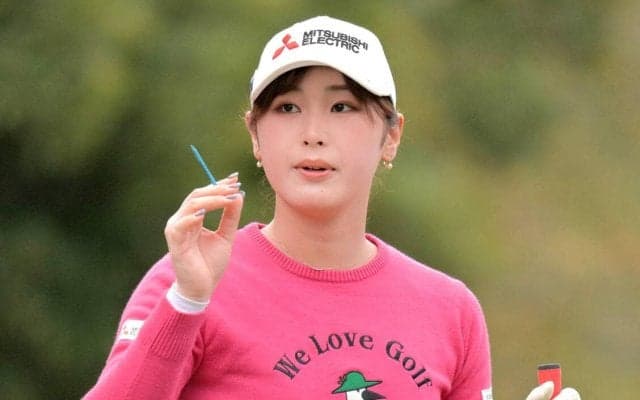 吉沢柚月がベストスコア６７で３打差６位浮上　初日７５位からツアー史上最大の大まくりＶへ　「自分のゴルフに集中したい」