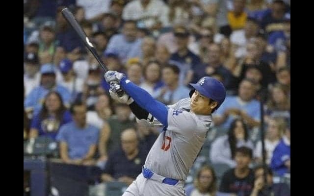 大谷翔平、完全復調？２戦連続マルチ　安打後に塁上で首ひねる場面も　３９戦連続出塁　ド軍２戦連続２桁得点大勝