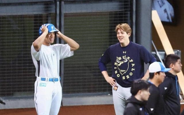 日本ハム　万波にオリックス・九里が謝罪　前日の試合で死球→一夜明けて和やかムードに　レイエスもニッコリ対応