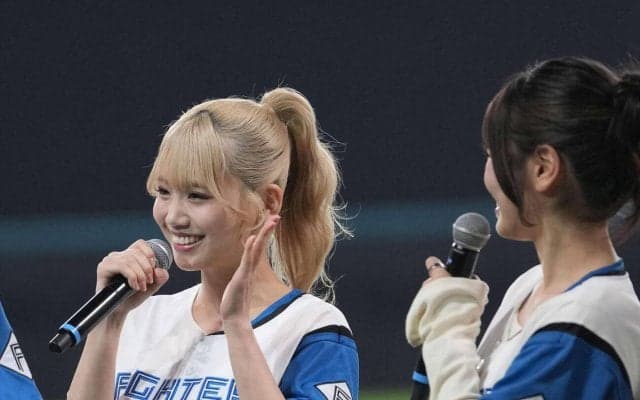 【日本ハム】α世代注目Soala人生初ファーストピッチ「頑張って」ぎりぎりノーバン