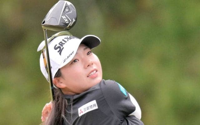 菅楓華が今季２勝目へ単独首位で後半へ　仲村果乃、荒木優奈が１差追走　最終組が前半を終了