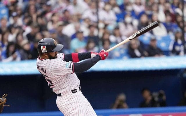 【ヤクルト】５点差逆転！７回に無死から一挙７得点！　岩田の好走塁二塁打からサンタナ２ラン