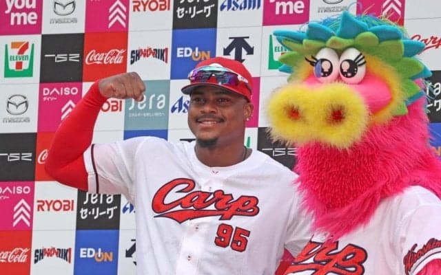 広島　モンテロの通訳にネットの注目集まる　ＮＨＫ地上波でお立ち台に登場　独特の語り口に「フェリシアーノ節炸裂」「相変わらず愛らしい」助っ人コンビに欠かせない存在